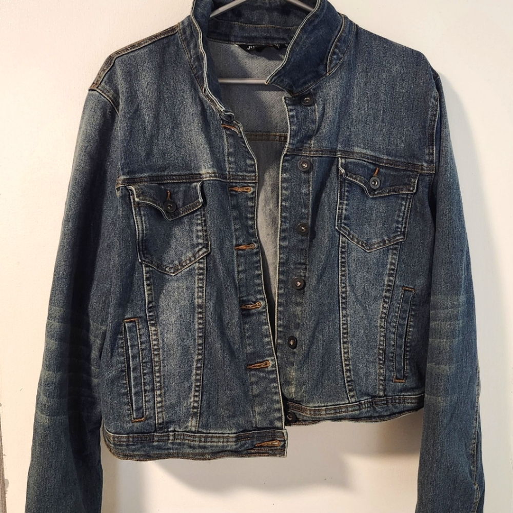 Cropped jean jacket